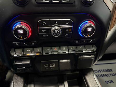 Used 2020 Chevrolet Silverado 1500 High Country w/ LPO, Dark Essentials Package image 18