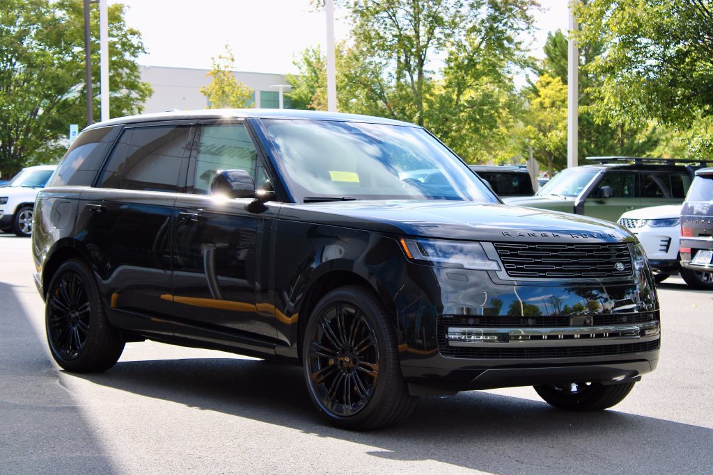 New 2027 Land Rover Range Rover Long Wheelbase SE AWD/4WD image 2