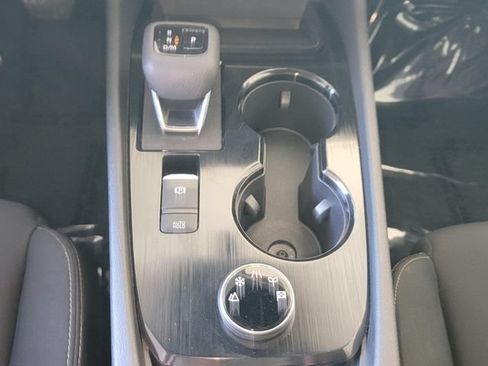 Used 2024 Nissan Rogue S AWD/4WD image 27