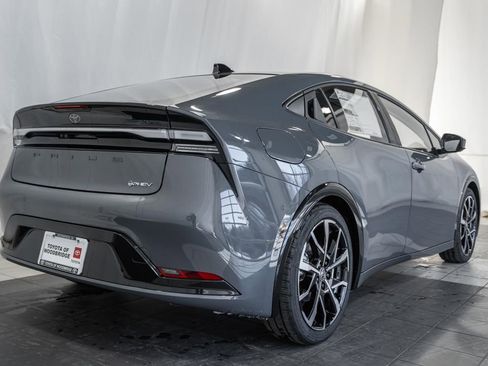 New 2026 Toyota Prius Plug-In Hybrid image 4