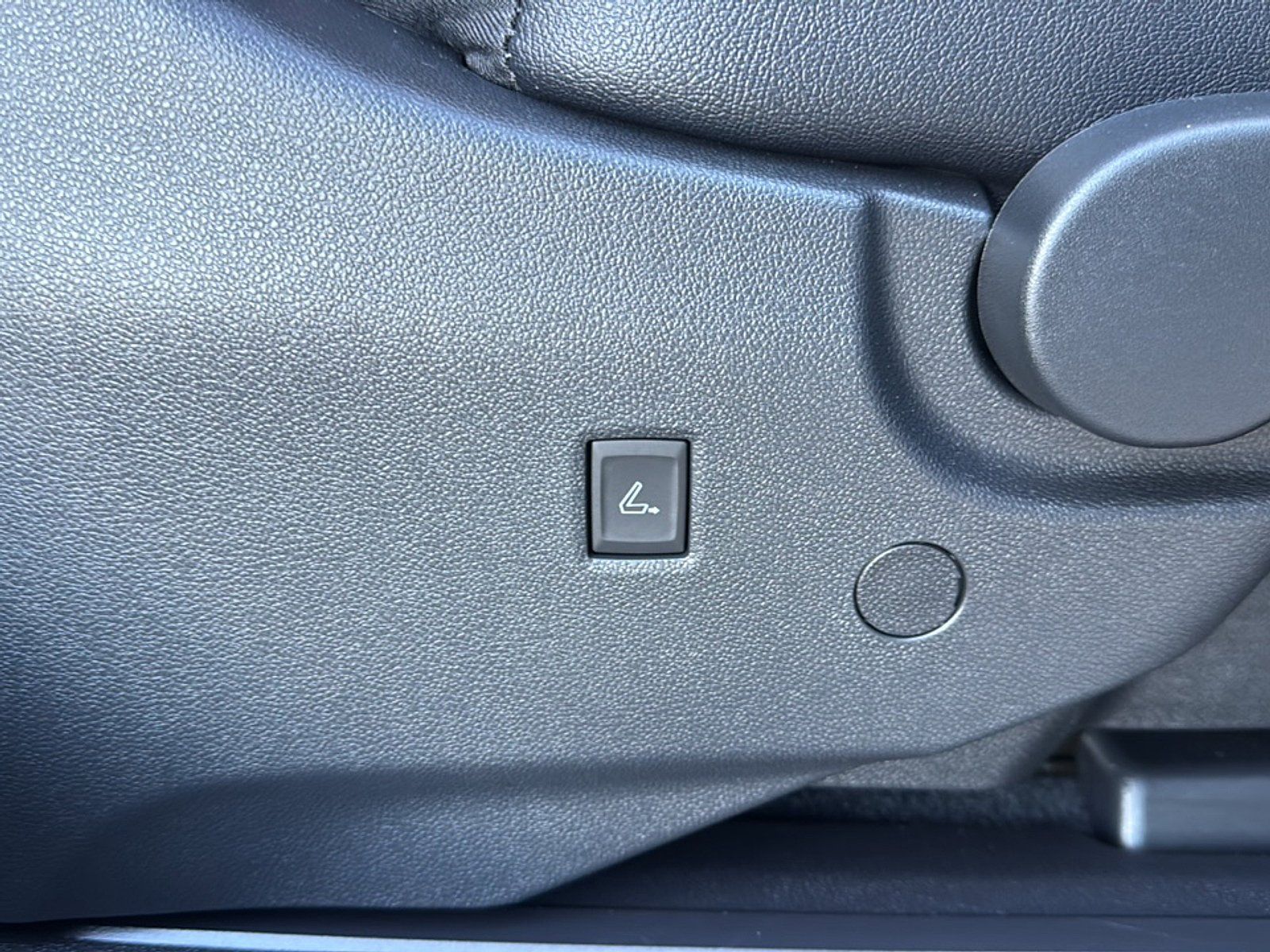 Used 2024 Chevrolet Traverse RS w/ LPO, Floor Liner Package AWD/4WD image 24