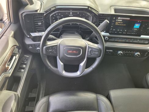 Used 2025 GMC Sierra 1500 SLT image 11