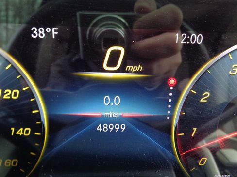 Used 2021 Mercedes-Benz GLE 450 4MATIC w/ AMG Line Exterior image 19