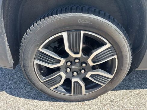 Used 2021 GMC Acadia SLT w/ Elevation Edition image 9