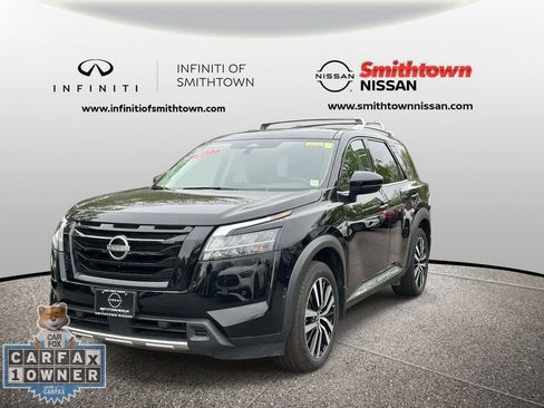 Used 2023 Nissan Pathfinder Platinum w/ Black Appearance Package AWD/4WD image 3