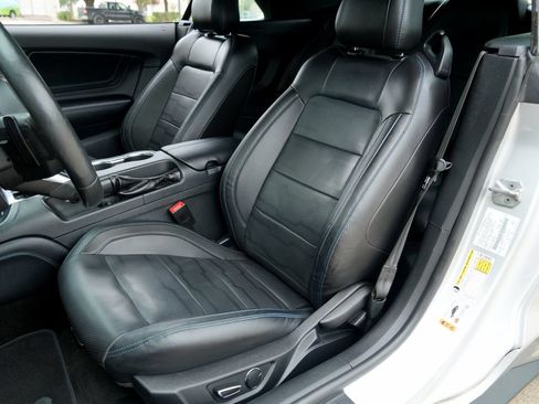 Used 2018 Ford Mustang GT Premium w/ Equipment Group 401A RWD image 6