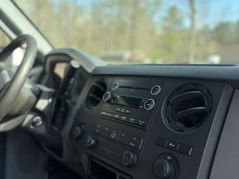 Used 2014 Ford F250 XL w/ Power Equipment Group image 16