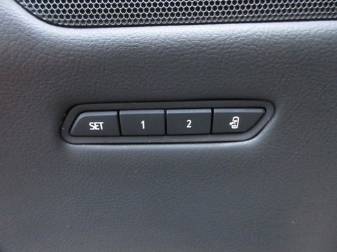 Used 2019 Cadillac XT5 Platinum image 32