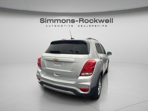 Used 2020 Chevrolet Trax LT w/ LT Convenience Package image 7