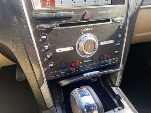 Used 2017 Ford Explorer Limited image 22