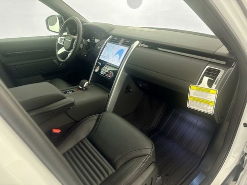 New 2026 Land Rover Discovery S AWD/4WD image 29
