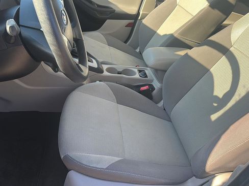 Used 2014 Ford Focus SE image 11