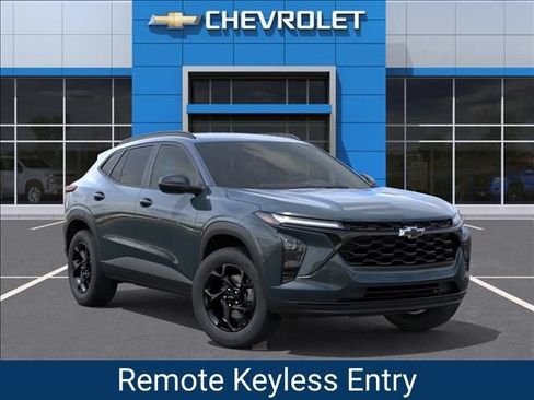 New 2026 Chevrolet Trax LT w/ Driver Confidence Package FWD image 8