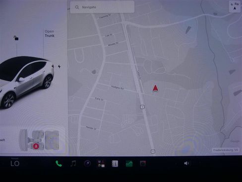 Used 2021 Tesla Model Y Long Range AWD/4WD image 10