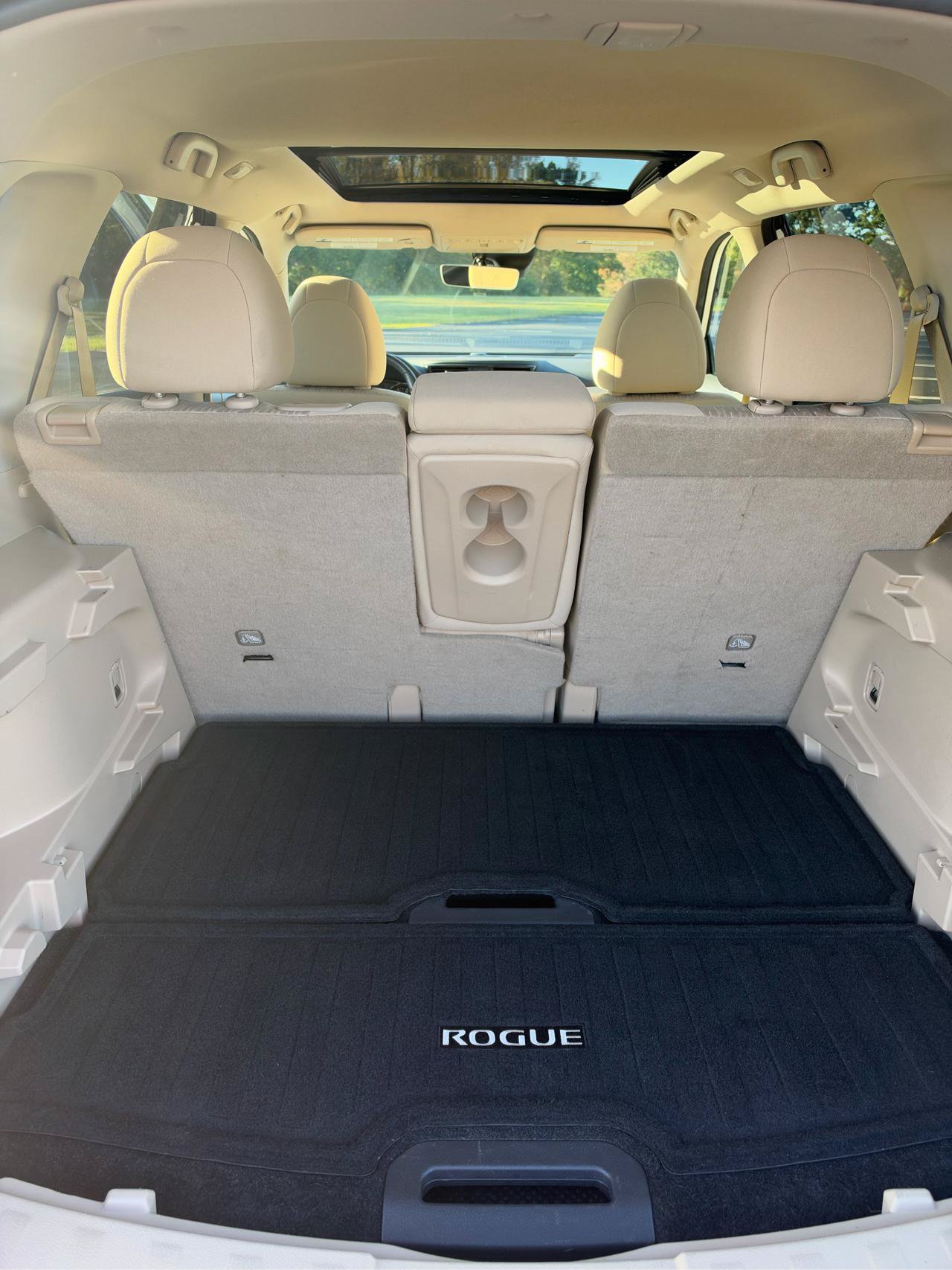 Used 2019 Nissan Rogue SV w/ Sun & Sound Touring Package AWD/4WD image 13