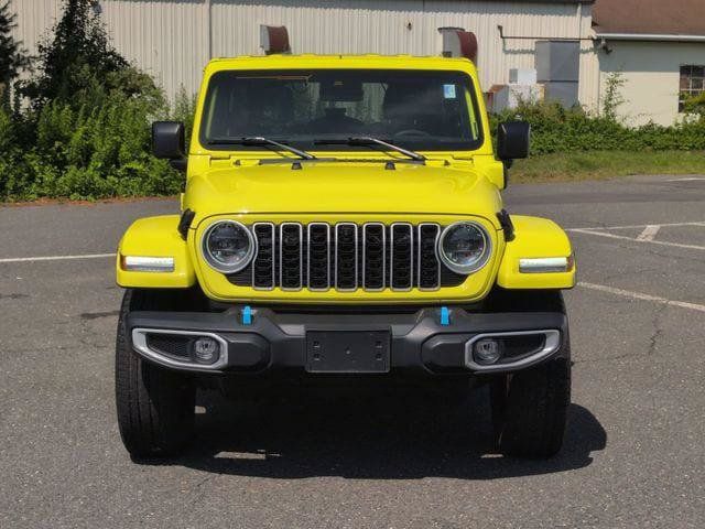 Certified 2024 Jeep Wrangler Unlimited Sahara w/ Technology Group AWD/4WD image 2