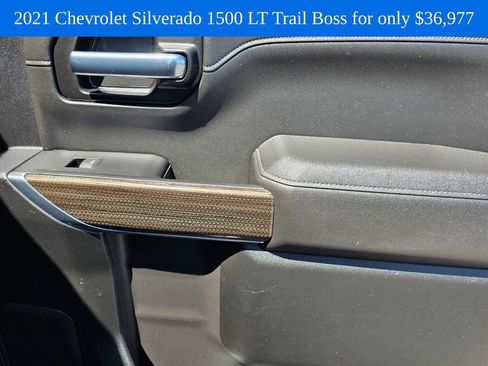 Used 2021 Chevrolet Silverado 1500 LT Trail Boss w/ Convenience Package II AWD/4WD image 12
