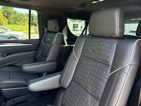 New 2026 Cadillac Escalade ESV Platinum Luxury w/ LPO, Floor Liner Package AWD/4WD image 14