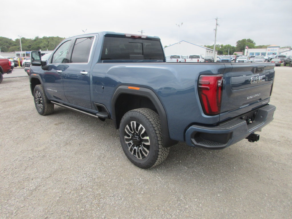New 2026 GMC Sierra 3500 Denali Ultimate AWD/4WD image 9