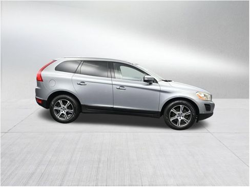 Used 2013 Volvo XC60 T6 AWD/4WD image 6