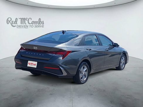 Used 2024 Hyundai Elantra SE FWD image 5
