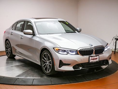 Used 2019 BMW 330i Sedan w/ Convenience Package RWD image 3