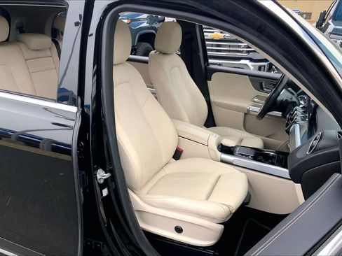 Used 2021 Mercedes-Benz GLB 250 GLB 250 image 9