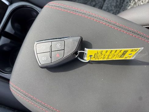 Used 2025 Chevrolet Colorado Z71 AWD/4WD image 34