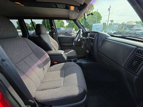 Used 2000 Jeep Cherokee Classic AWD/4WD image 8