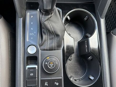 Used 2023 Volkswagen Atlas Cross Sport SEL Premium R-Line image 28