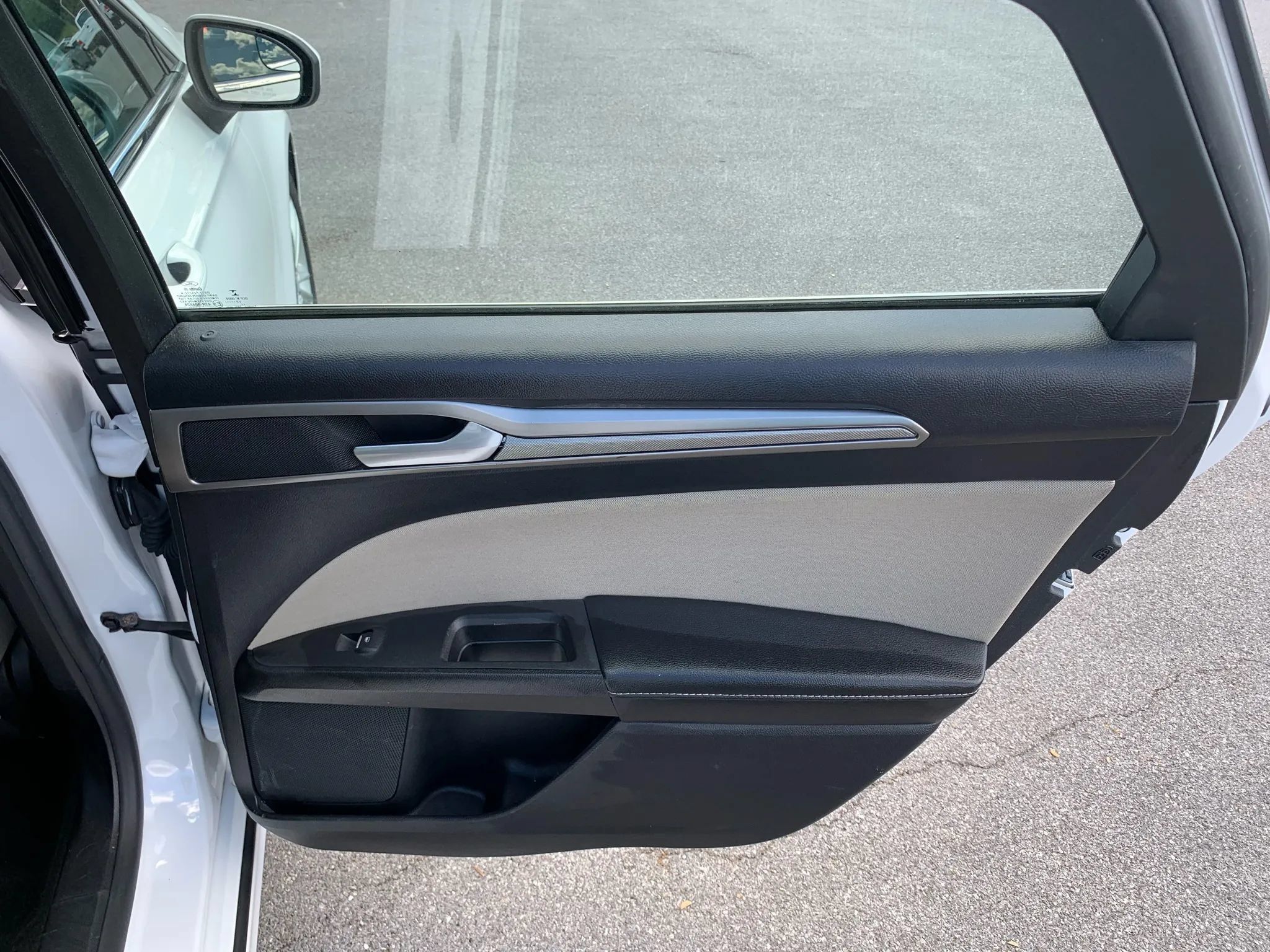 Used 2018 Ford Fusion S FWD image 26