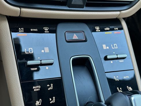 Certified 2026 Porsche Macan AWD/4WD image 24
