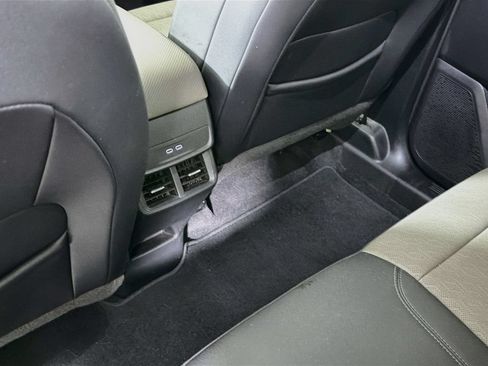 Used 2025 Chevrolet Equinox LT w/ Convenience Package II FWD image 28