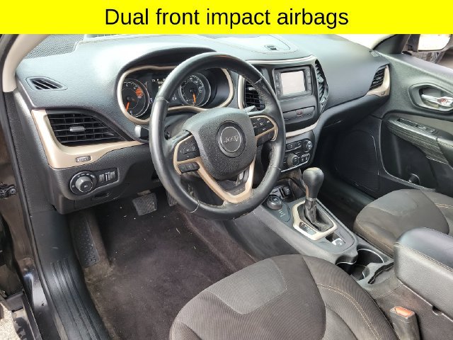 Used 2017 Jeep Cherokee Latitude AWD/4WD image 25