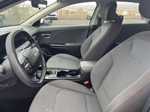 Used 2025 Kia K4 LXS image 25