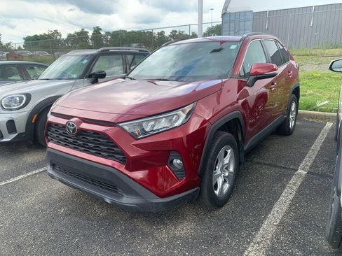 Used 2019 Toyota RAV4 XLE w/ Convenience Package AWD/4WD image 5