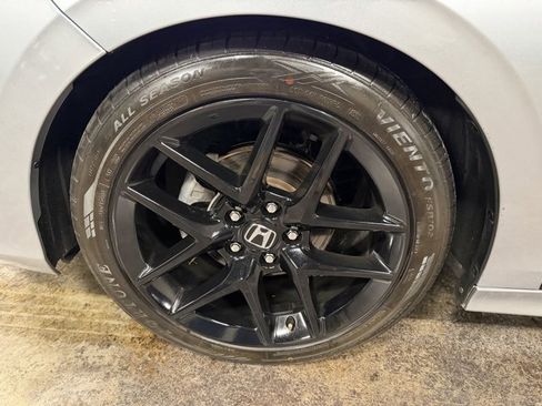 Used 2023 Honda Civic Sport image 5