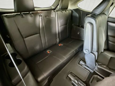 Used 2022 Toyota Highlander Platinum AWD/4WD image 30