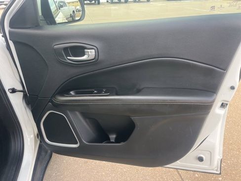 Used 2019 Jeep Compass Latitude image 50