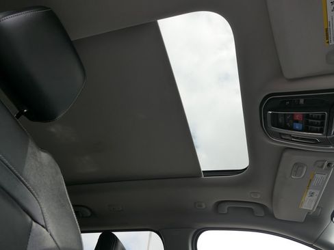 Used 2022 Jeep Grand Cherokee L Limited RWD image 26