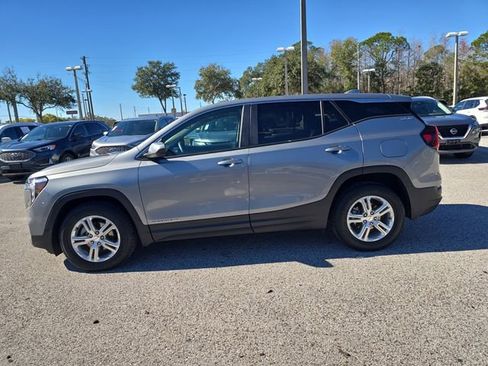 Used 2024 GMC Terrain SLE image 5