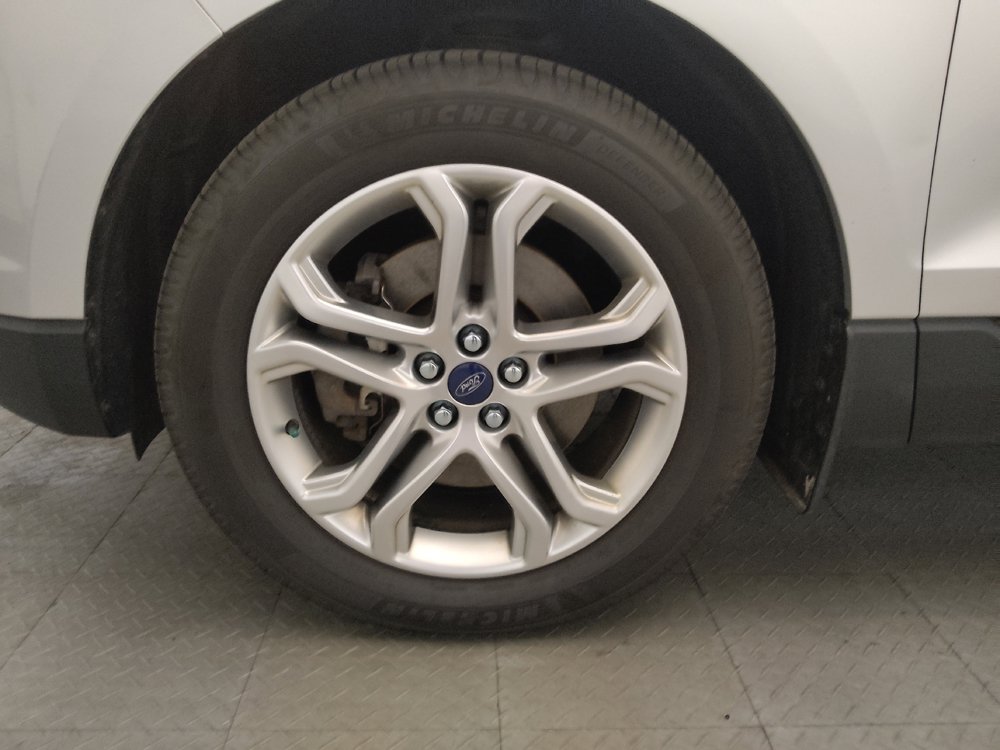 Used 2018 Ford Edge Titanium w/ Equipment Group 301A AWD/4WD image 31