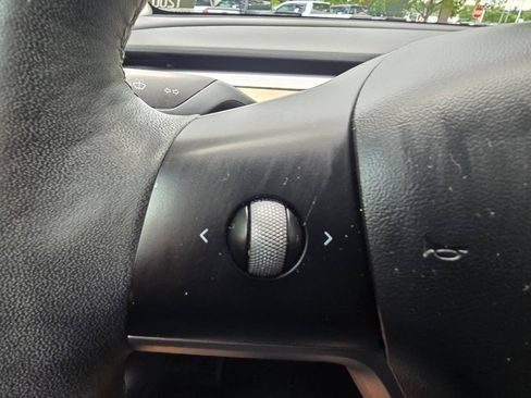 Used 2021 Tesla Model Y Long Range AWD/4WD image 19