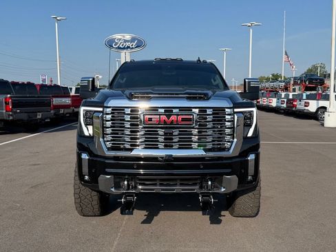 Used 2025 GMC Sierra 3500 Denali w/ Denali Reserve Package AWD/4WD image 2