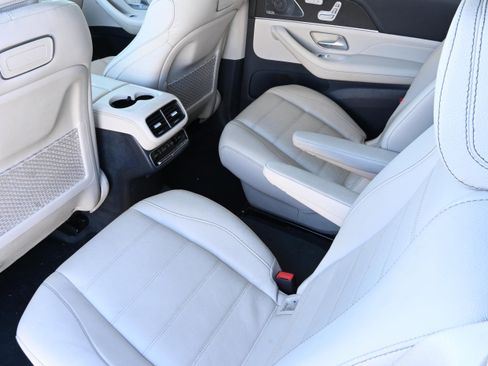 Used 2020 Mercedes-Benz GLS 580 4MATIC image 9