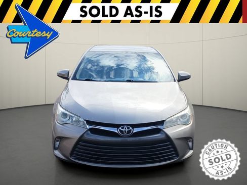 Used 2017 Toyota Camry LE FWD image 2
