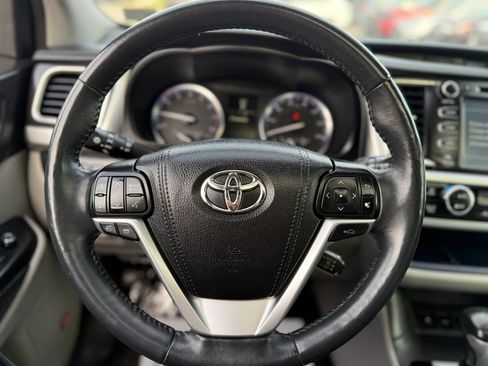 Used 2016 Toyota Highlander Limited Platinum image 25