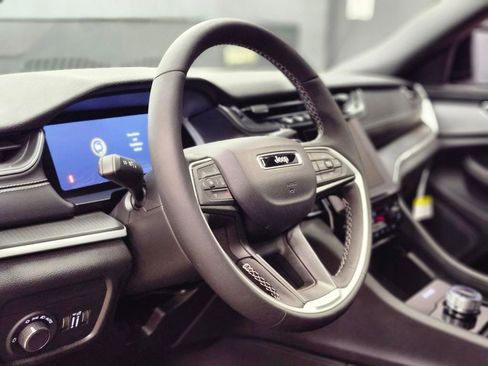 New 2025 Jeep Grand Cherokee L Altitude image 19