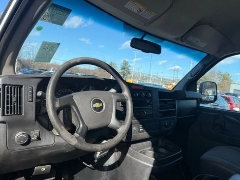 Used 2015 Chevrolet Express 3500 image 11