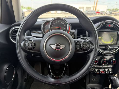 Used 2018 MINI Cooper S FWD image 16